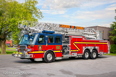 Chambly Quebec Incendie Fire Department fire trucks Larry Shapiro photographer shapirophotography.net E-ONE Quest aerial ladder 
